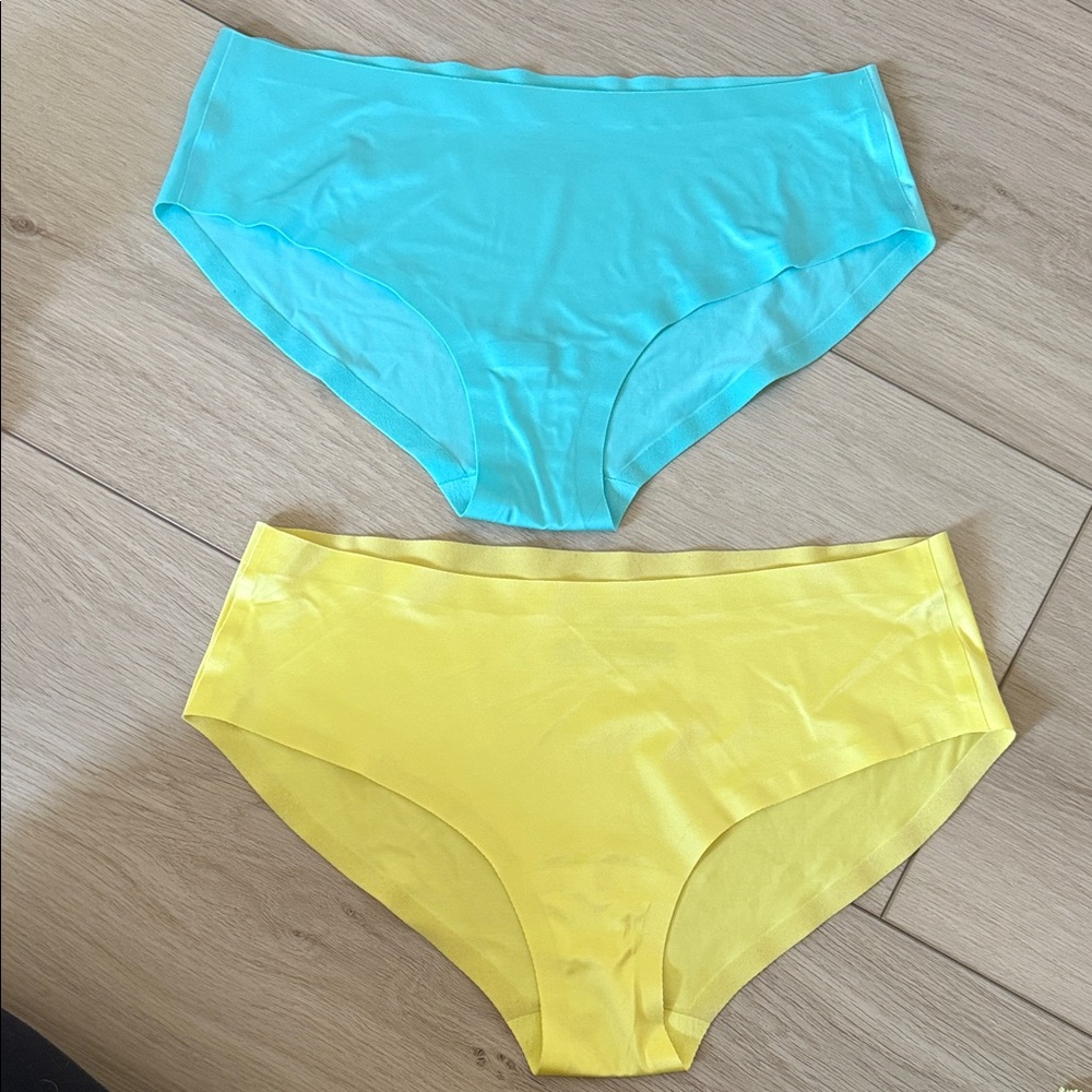 Victoria’s Secret Hip-hugger Colorful Bottoms Set